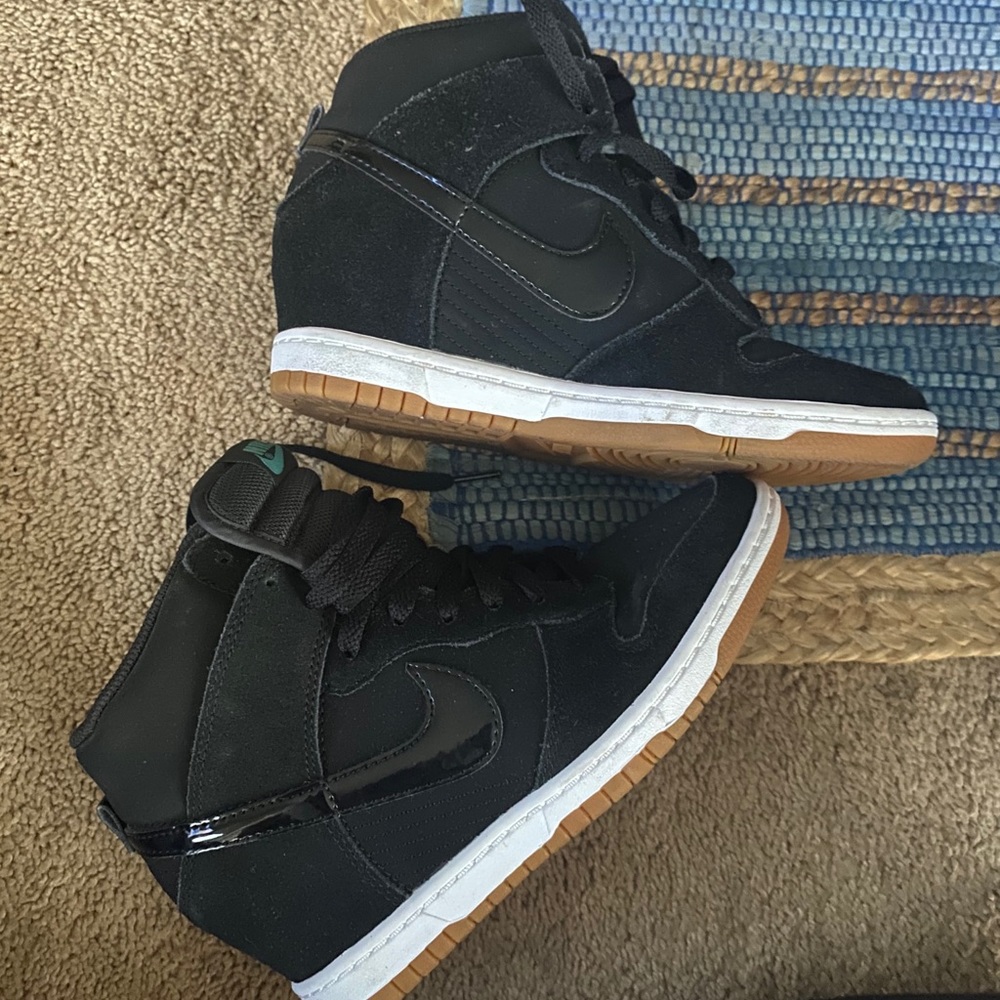 nike dunk sky hi black gum size 7 in women’s US